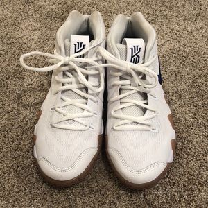 Size 5 Nike Boys Shoes (“Kyrie Irving”)
